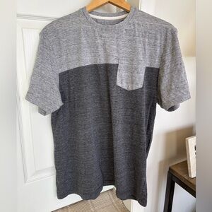 Men’s large Hudson & Barrow short sleeve T shirt grey
Crew neck pocket top